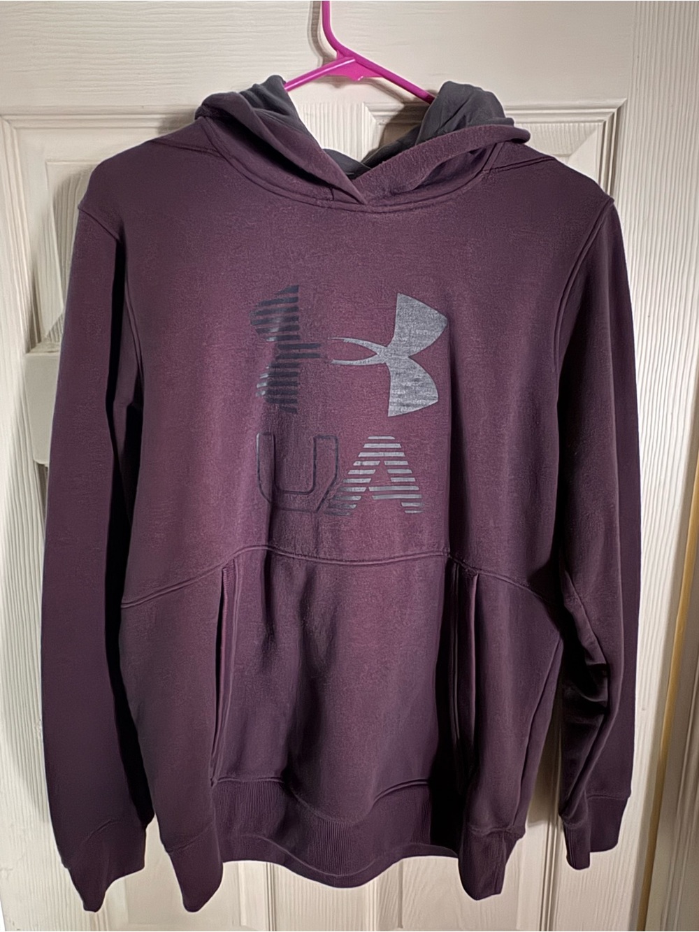 Under Armour hoodie size small